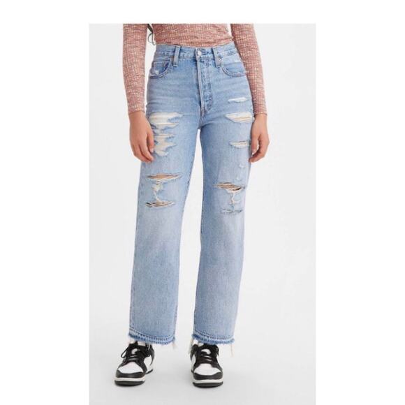 Levi’s ribcage NWT distressed jeans 29x27 - Picture 3 of 10